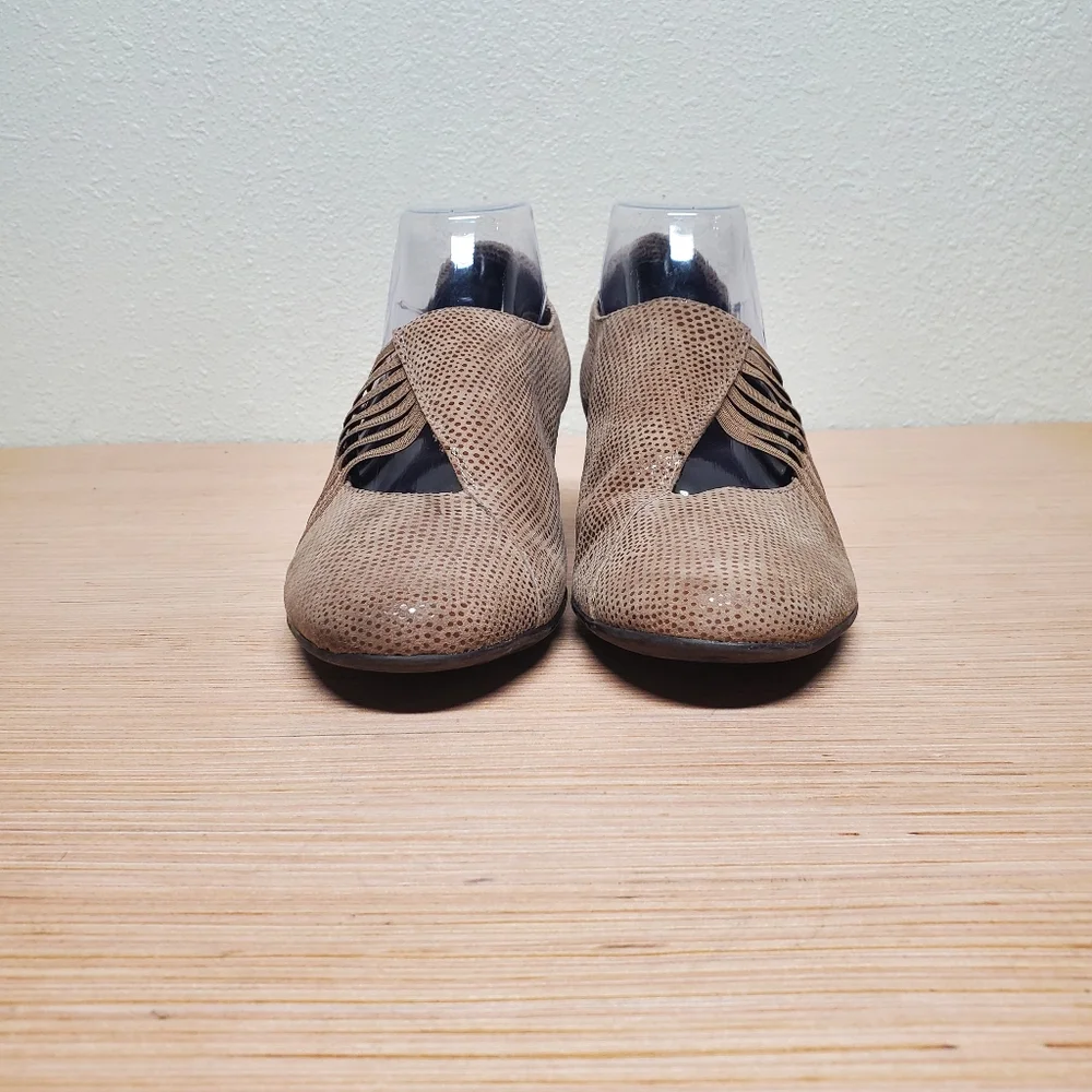 Chico's Colene Taupe Wedge Flats Size 9